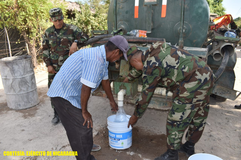 ejercito-distribuye-agua
